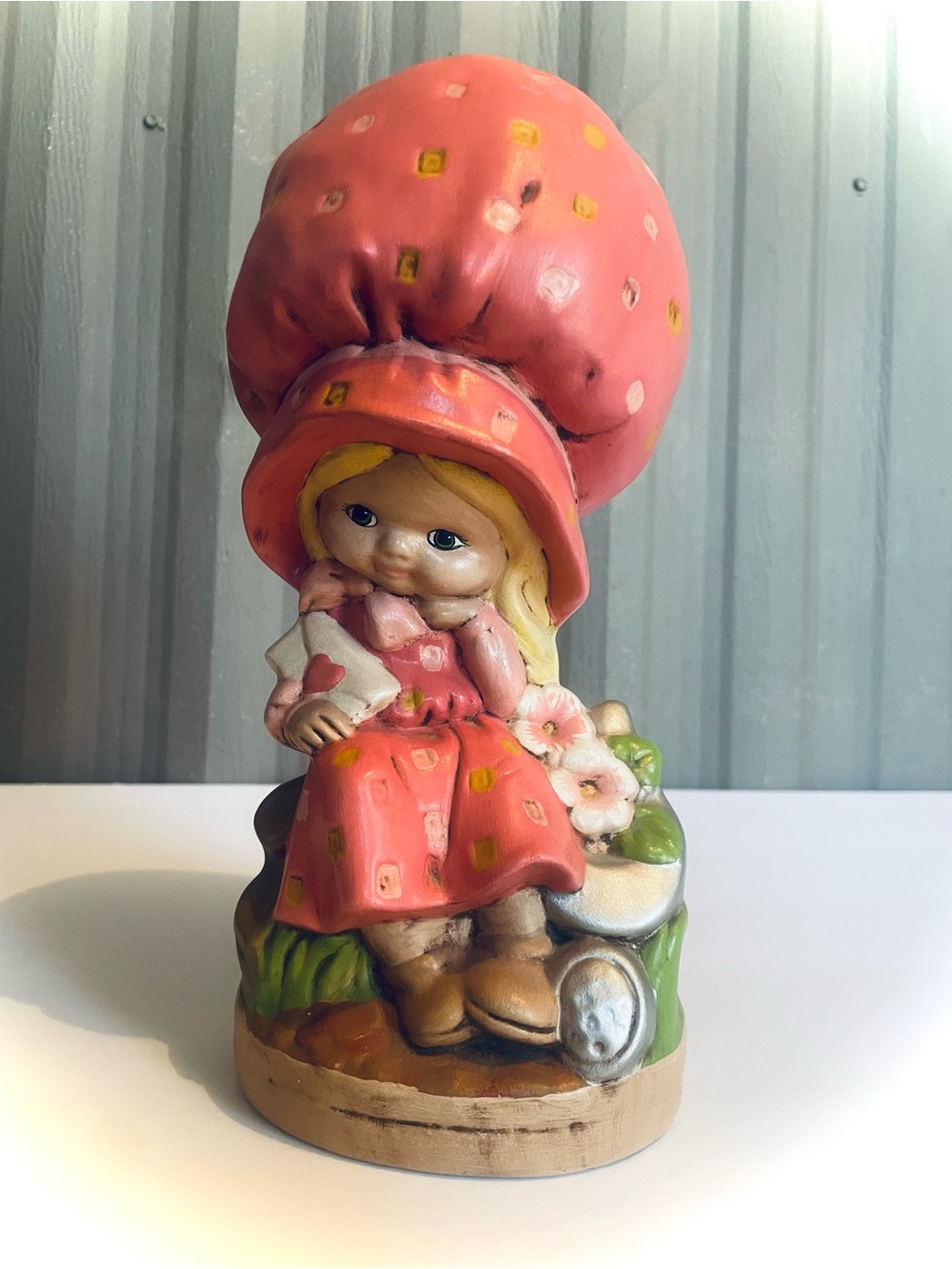 Vtg 70s Holly Hobbie Ceramic Figurine Mushroom Girl Hippie Strawberry Shortcake